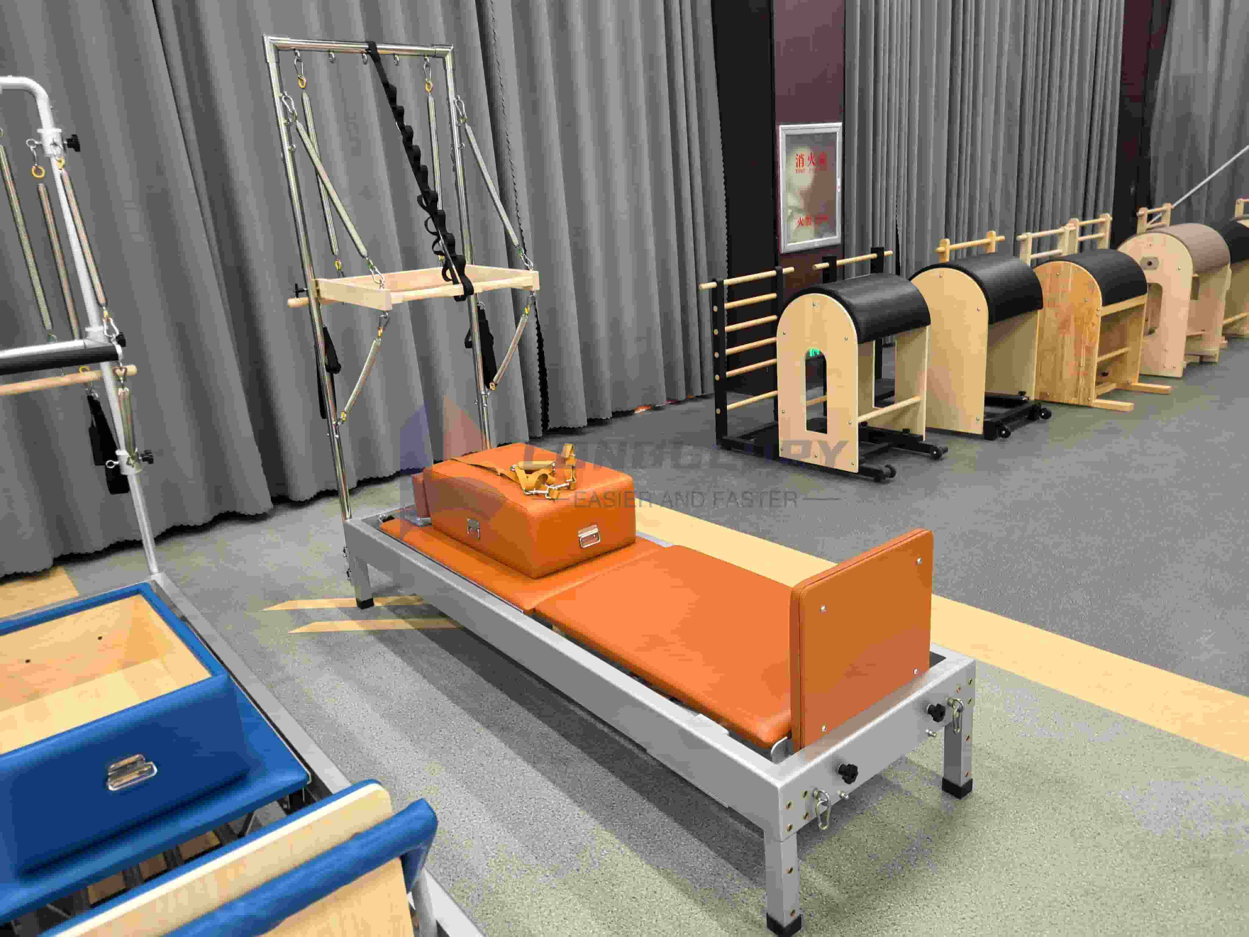 မျှော်စင်ပါရှိသော အလူမီနီယမ် ပီလိတ်ပြုပြင်ရေးစက်