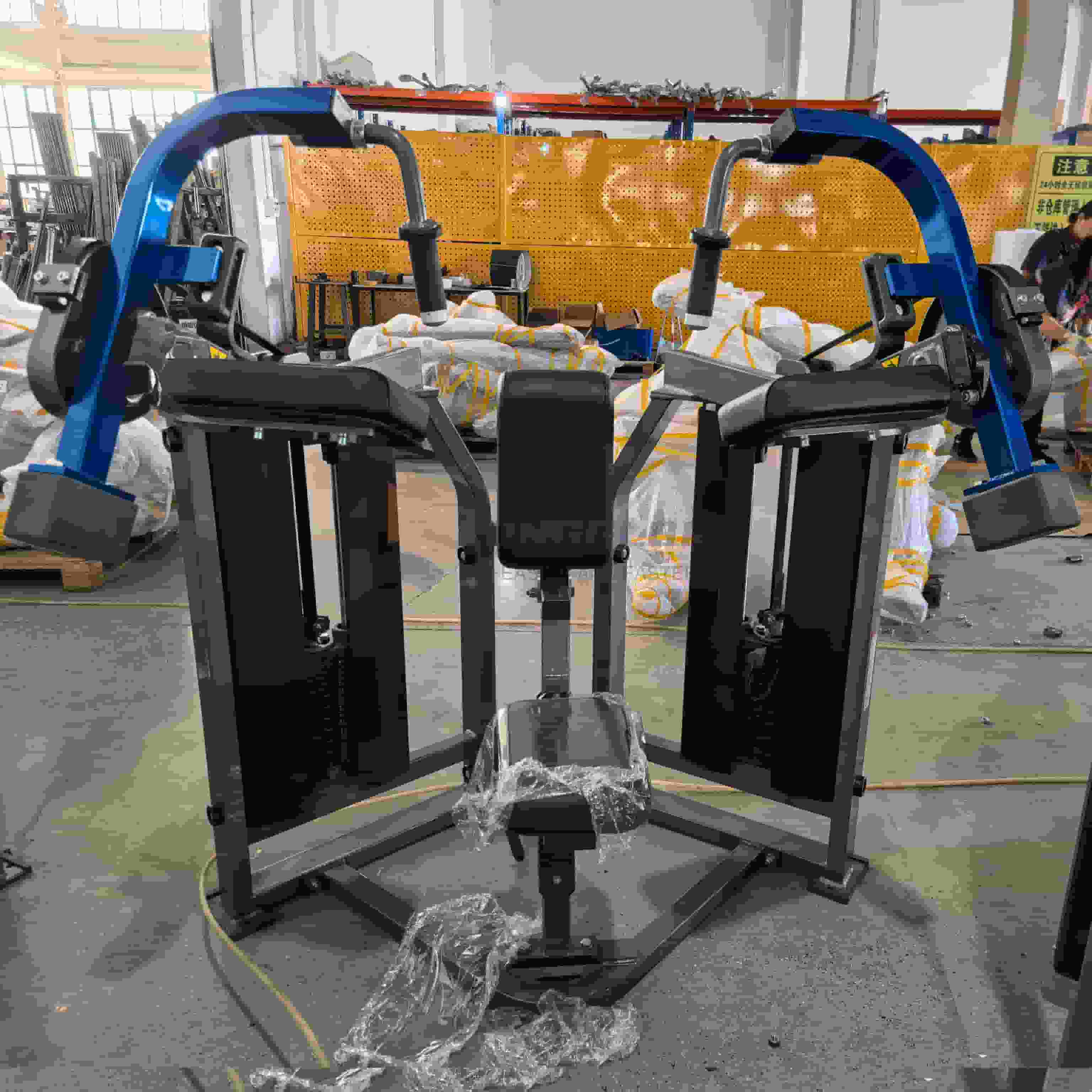 Iso Lateral Triceps တိုးချဲ့စက်